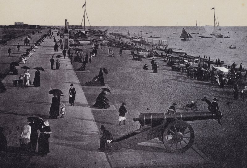 Southsea Beach (černobílá fotografie) od English Photographer