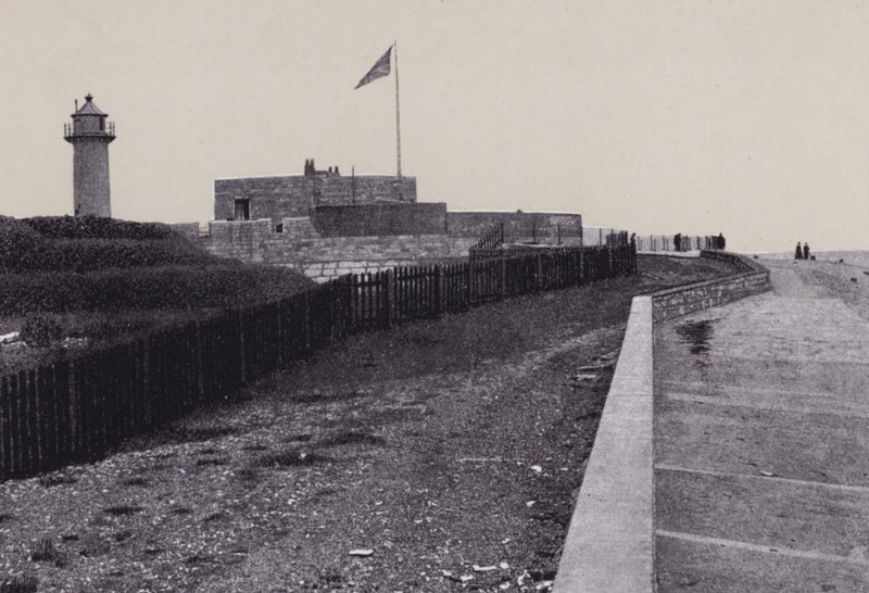 Southsea Castle (černobílá fotografie) od English Photographer