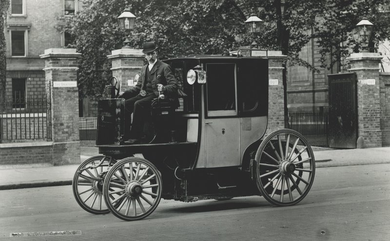 Taxi - elektrické, 1897-1900 od English Photographer