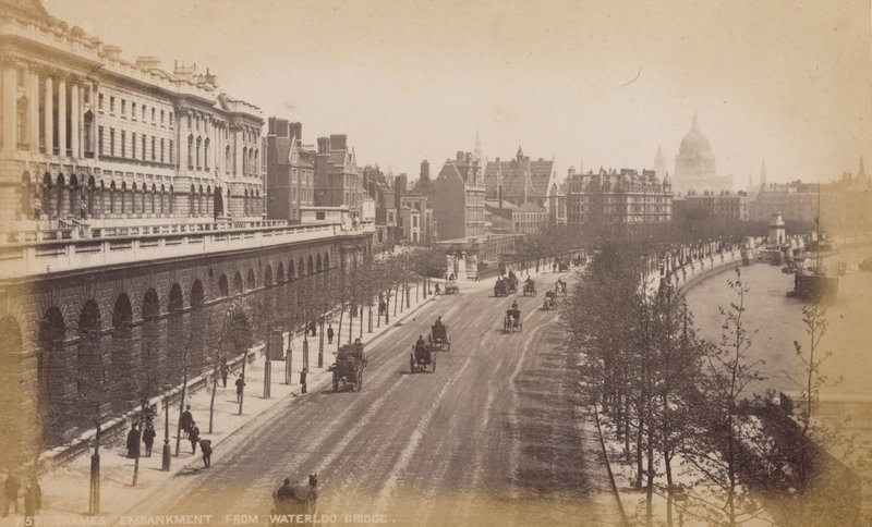 Nábřeží Temže od mostu Waterloo od English Photographer