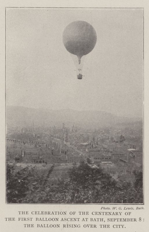 Oslava stého výročí prvního výstupu balónem v Bath, 8. září, balón stoupá nad městem od English Photographer