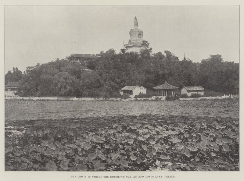 Krize v Číně, Zahrada císařů a Lotosové jezero, Peking od English Photographer
