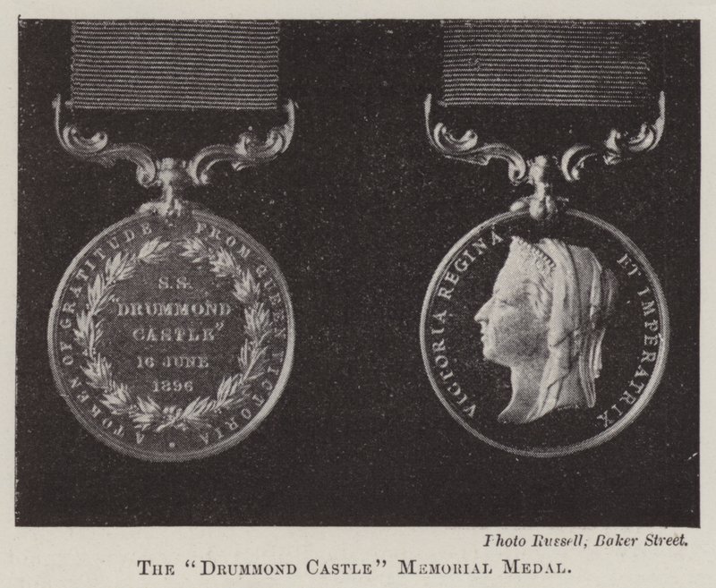 Drummond Castle Memorial Medal od English Photographer