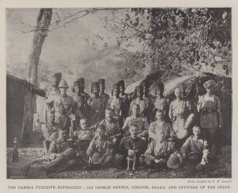Trestná expedice Gambie, sir George Denton, plukovník Brake a důstojníci štábu od English Photographer