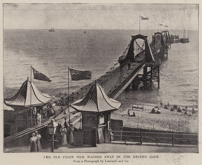 The Old Chain Pier odplavila Nedávná vichřice od English Photographer