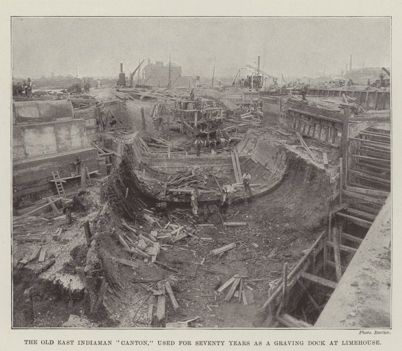 Kanton Old East Indiaman, používaný sedmdesát let jako Graving Dock v Limehouse od English Photographer