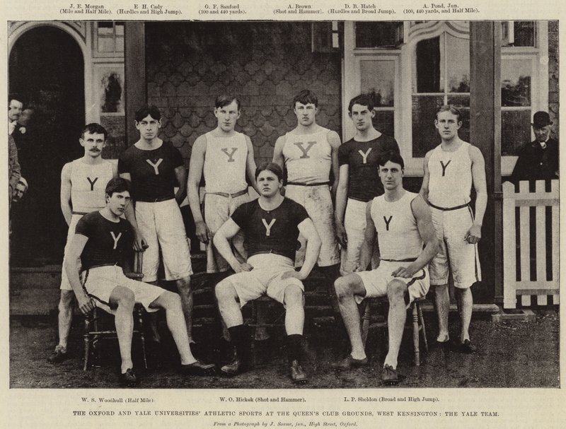 Atletické sporty na univerzitách Oxford a Yale v Queens Club Grounds, West Kensington, tým Yale od English Photographer