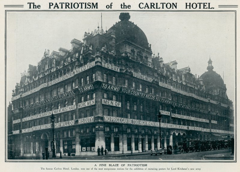 Patriotismus hotelu Carlton od English Photographer