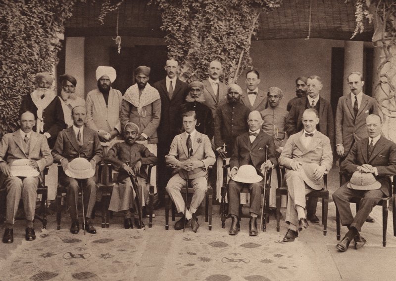 Princ a mahárádža Kumar v rezidenci, Udaipur (čb fotografie) od English Photographer