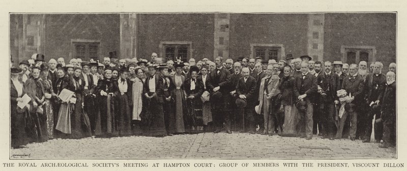 Setkání královské archeologické společnosti v Hampton Court, skupina členů s prezidentem vikomtem Dillonem od English Photographer