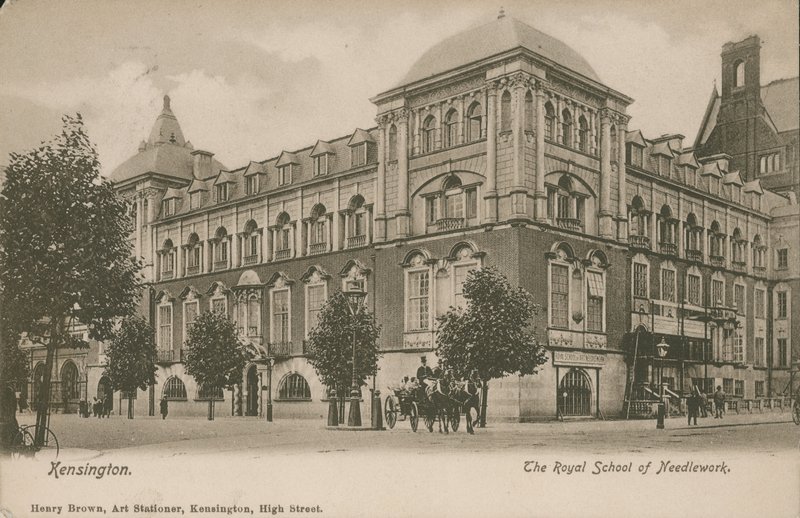 Royal School of Needlework, Kensington, Londýn od English Photographer