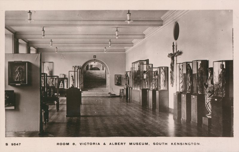 Victoria and Albert Museum, South Kensington, Londýn od English Photographer