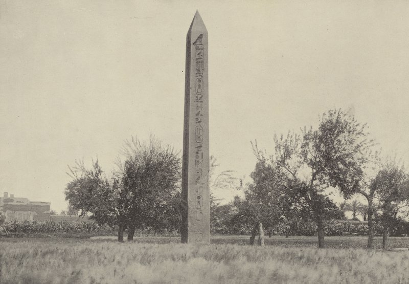 Obelisk Heliopolis, kde byl vzděláván Mojžíš od English Photographer