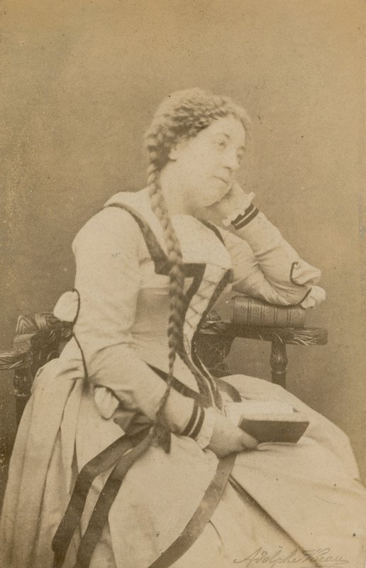 Theresa Titiens, zpěvačka od English Photographer