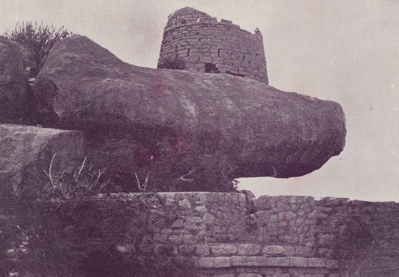 Tippus Rock, Bellary od English Photographer