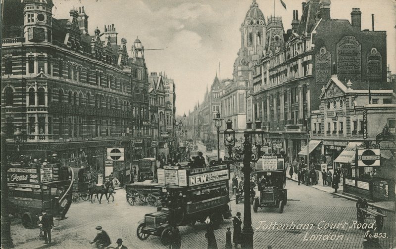 Tottenham Court Road, Londýn od English Photographer