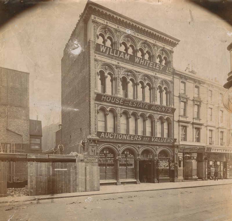 William Whiteley, dům a realitní agenti, dražitelé a odhadci, Westbourne Grove, Londýn od English Photographer