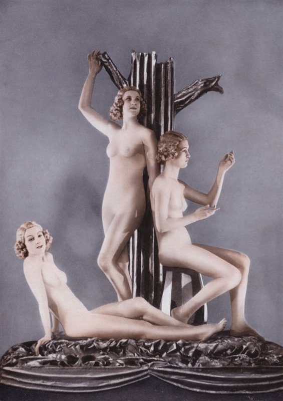 Windmill Theatre, Piccadilly Circus: Revudeville No 65, Desden China (foto) od English Photographer