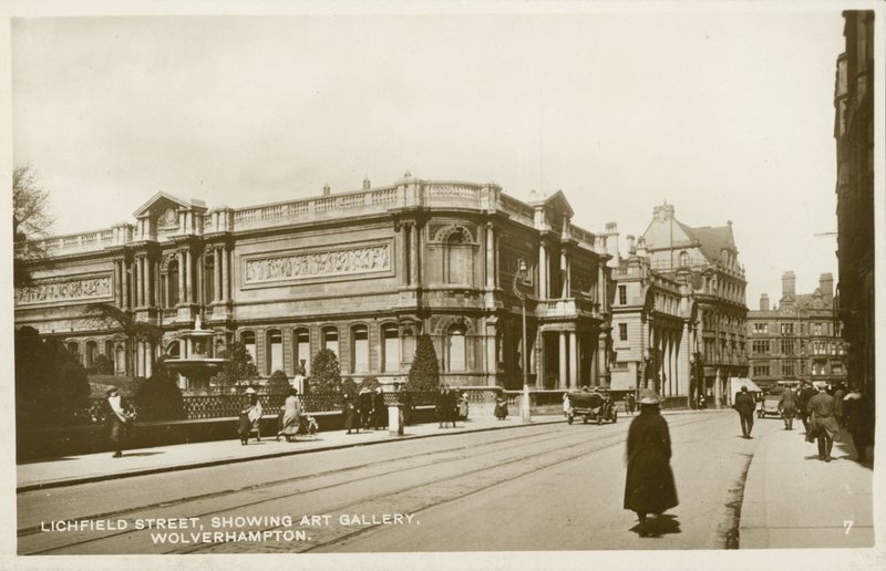 Wolverhampton Art Gallery, Lichfield Street (černobílá fotografie) od English Photographer