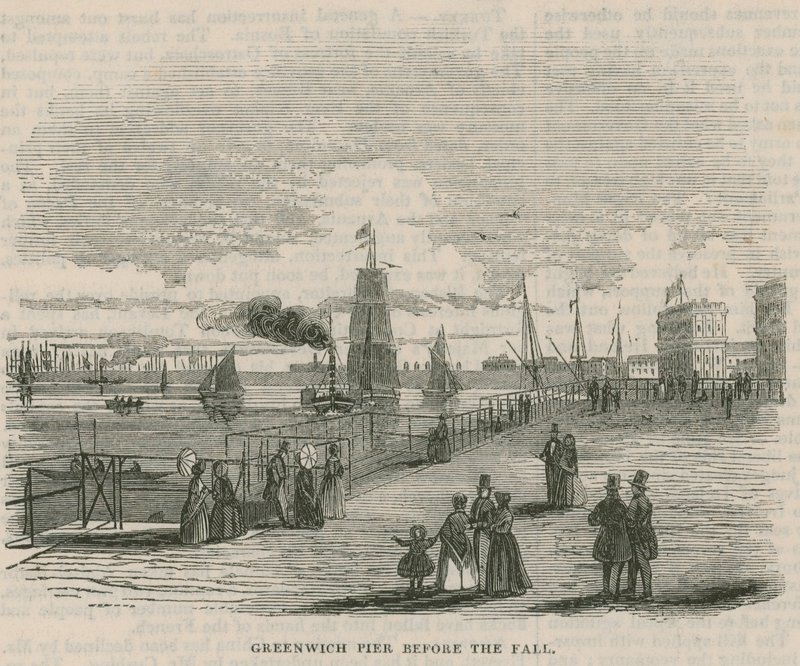 Greenwich Pier před pádem od English School