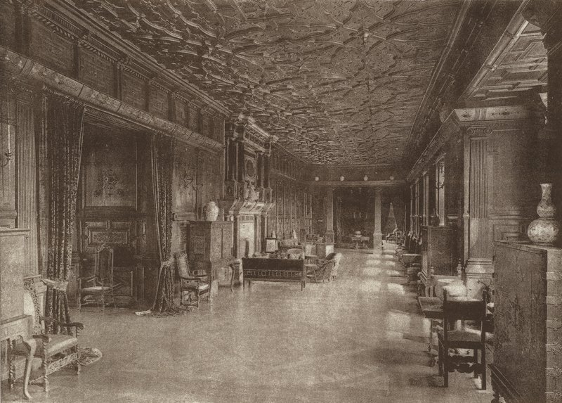 Hatfield House, The Long Gallery od English School