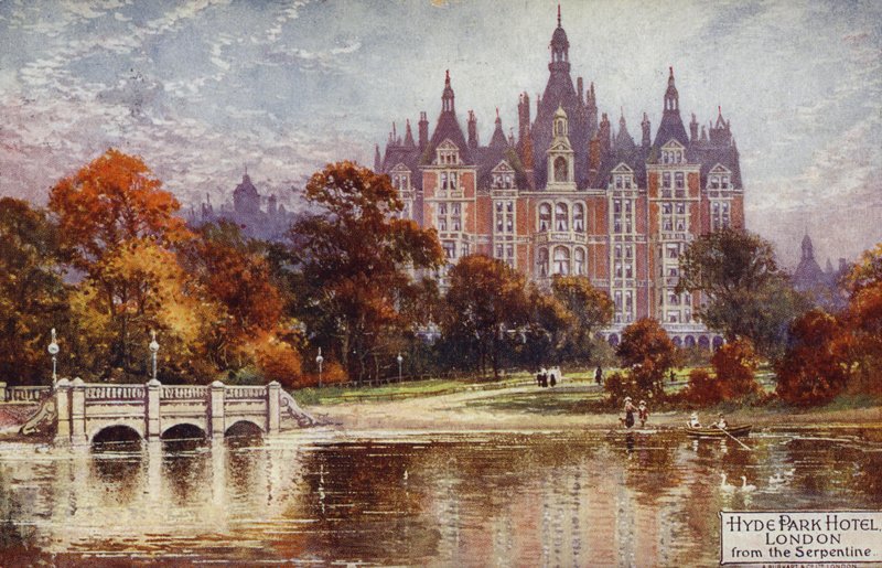 Hyde Park Hotel, Londýn, od Serpentine od English School