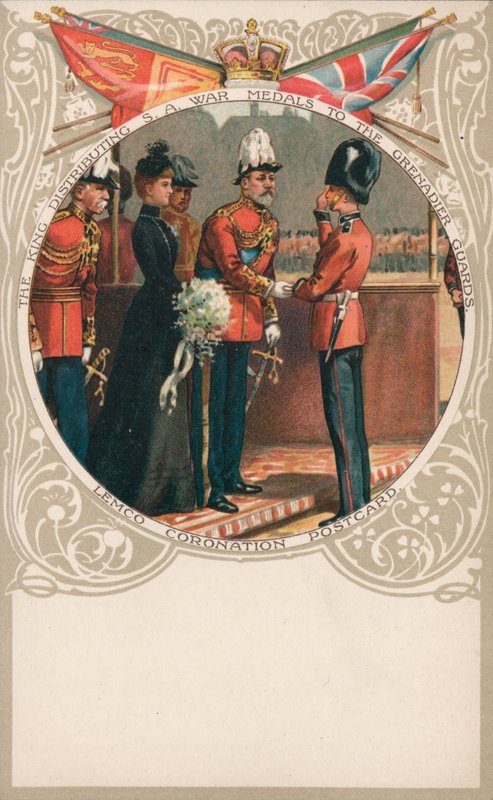 Král Edward VII rozdává jihoafrické válečné medaile granátnickým gardám od English School