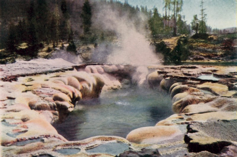 Podlouhlý gejzír, Yellowstonský park (barva lito) od English School