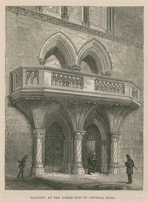 Otevření Královského soudního dvora: Balkon na severním konci Central Hall od English School