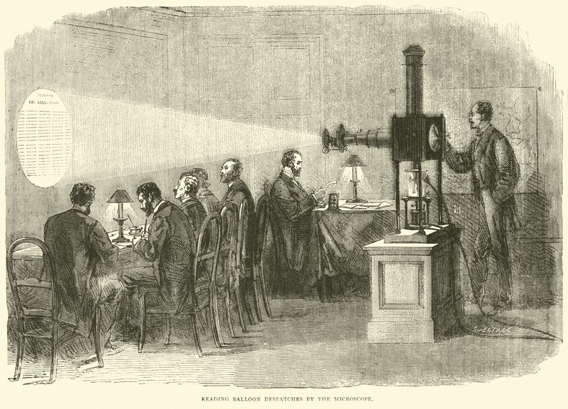 Odeslání čtecího balónku pod mikroskopem, říjen 1870 od English School