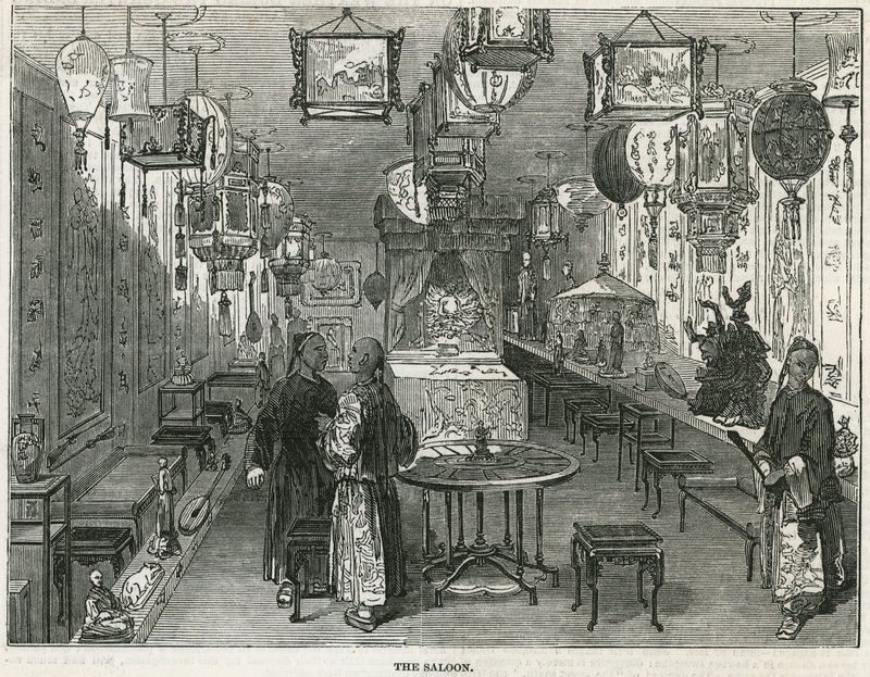 Saloon čínského harampádí přivezený do Londýna jako kuriozita od English School