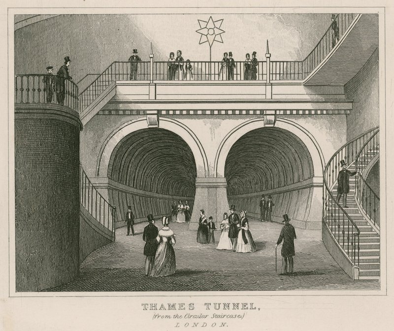 Temžský tunel z kruhového schodiště od English School