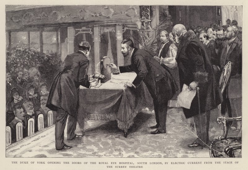 Vévoda z Yorku otevírá dveře Royal Eye Hospital v jižním Londýně elektrickým proudem z jeviště Surrey Theatre od English School