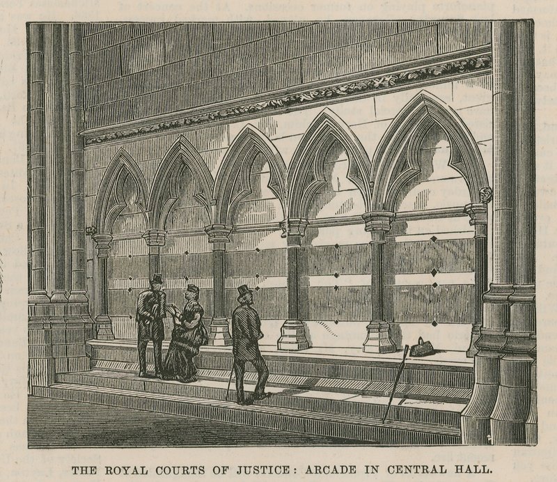 Královský soudní dvůr: pasáž v Central Hall od English School