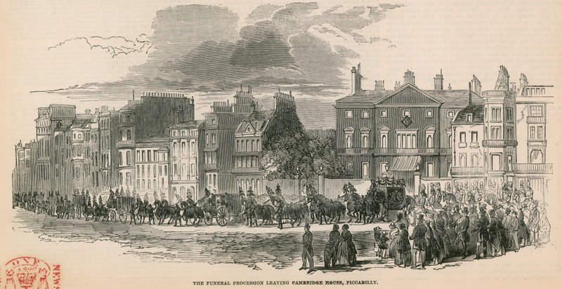 Pohřební průvod HRH vévody z Cambridge opouštějící Cambridge House, Piccadilly, Londýn od English School
