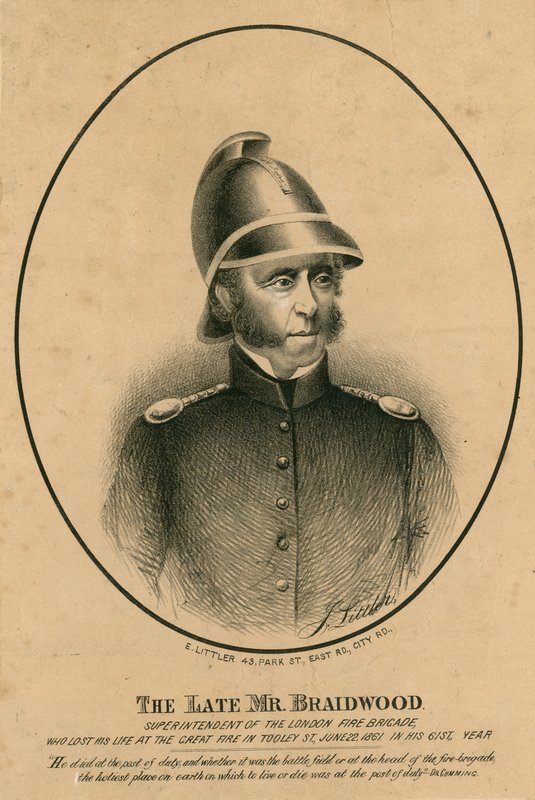 Zesnulý pan Braidwood, superintendent londýnského hasičského sboru od English School
