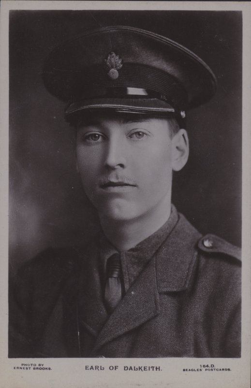 hrabě z Dalkeith (černobílá fotografie) od Ernest Brooks