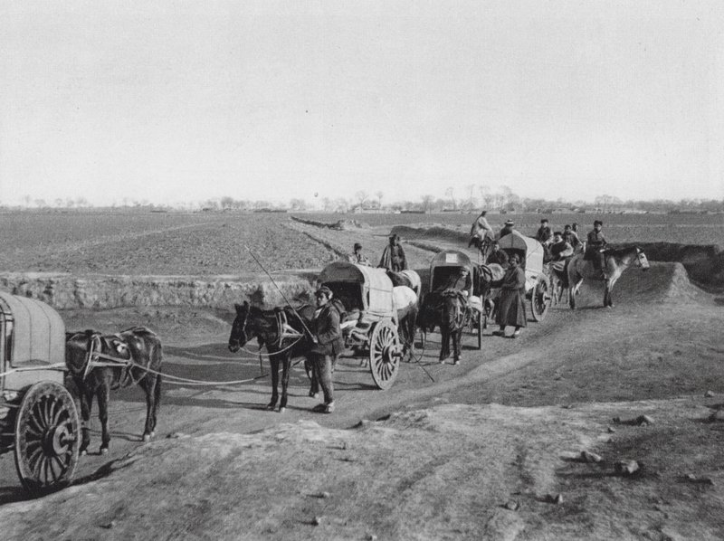 Čihli, severočínské cestovní vozy na Pekingské pláni (čb fotografie) od Ernst Boerschmann