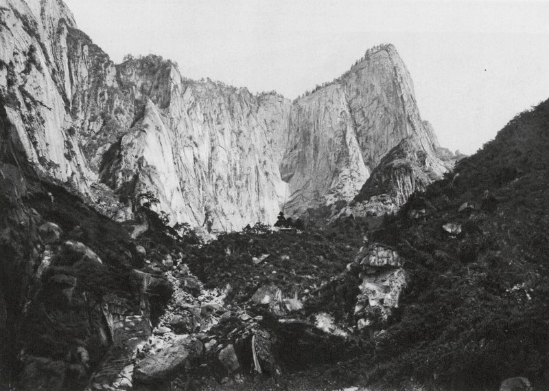 Hua shan, Shensi, válec hory 5 vrcholů, střední a západní vrchol (čb foto) od Ernst Boerschmann