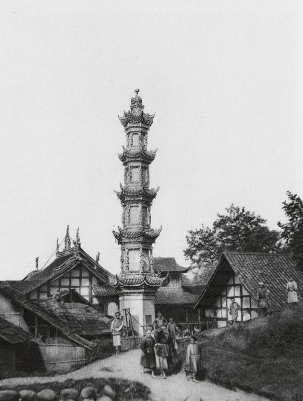 Kiungchou, Sečuán, vesnice (čb fotografie) od Ernst Boerschmann