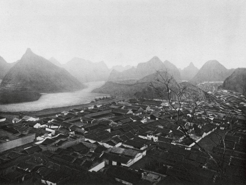 Kueilinfu, Kuangsi, Kueilin, hlavní město provincie, Pohled na severozápad (čb fotografie) od Ernst Boerschmann