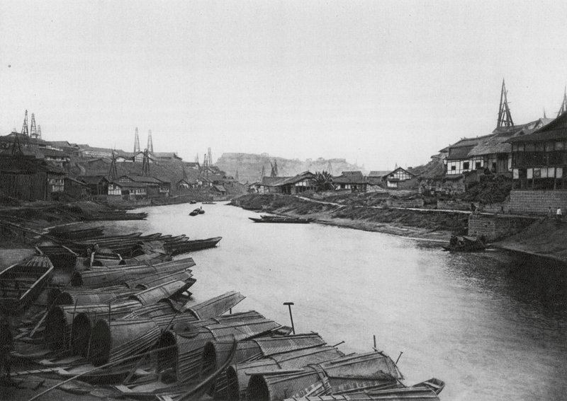 Tzeliutsing, Sečuán, Průmyslová čtvrť solných studní (čb foto) od Ernst Boerschmann
