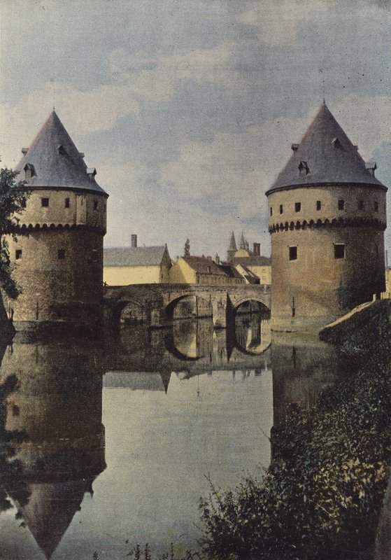 Kortrijk, Towers De Broel od European Photographer