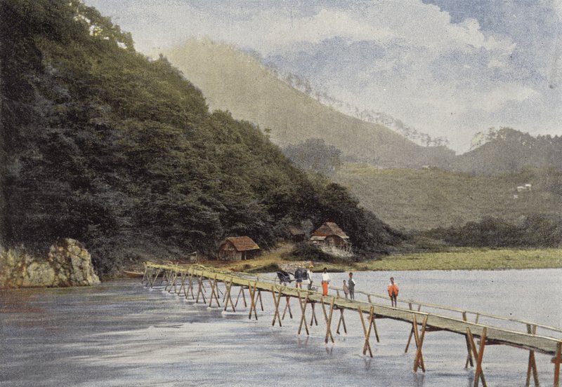 Brána Přes řeku DArakawa Na Poloostrově Sagami od European Photographer