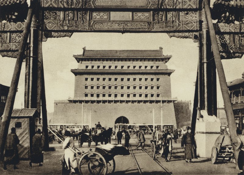 Čína, Peking, Městská brána (čb fotografie) od European Photographer