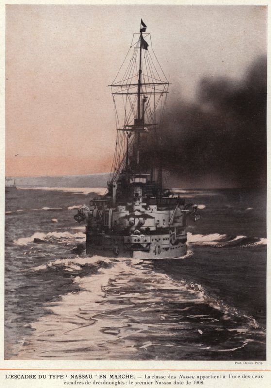 Křídlo typu "Nassau" na pochodu (černobílá fotografie) od European Photographer