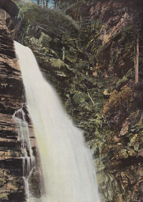 Luchon, The Chasm of Hell od European Photographer
