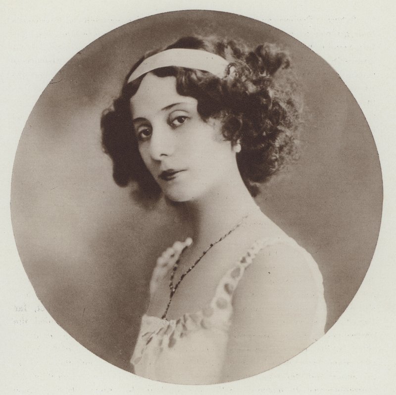 Pavlova v roce 1910 (čb fotografie) od European Photographer