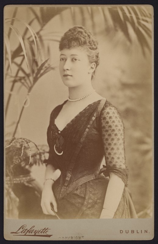 Portrét, princezna Louise Victoria, princezna Royal, nejstarší dcera krále Edwarda VII., provdaná za 6. hraběte z Fife (černobílá fotografie) od European Photographer