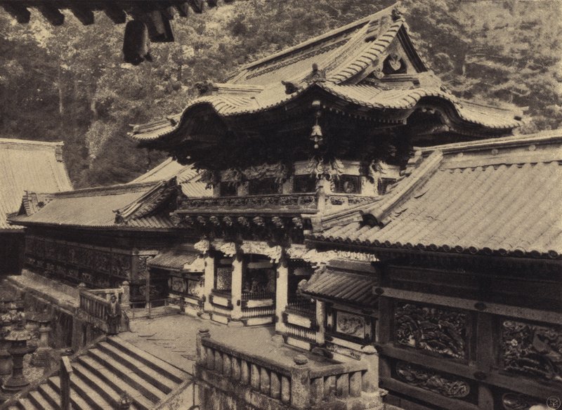 Toshogu, Nikko, Yomeimon (b/w p hot) od European Photographer